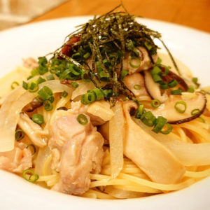 新玉ねぎとあべとり、茸の和風スパゲッティ